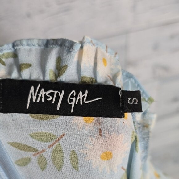 Nasty Gal Blue White Floral Daisies Short Sleeve Lined Sheer Cinch Mini Dress - Picture 3 of 9